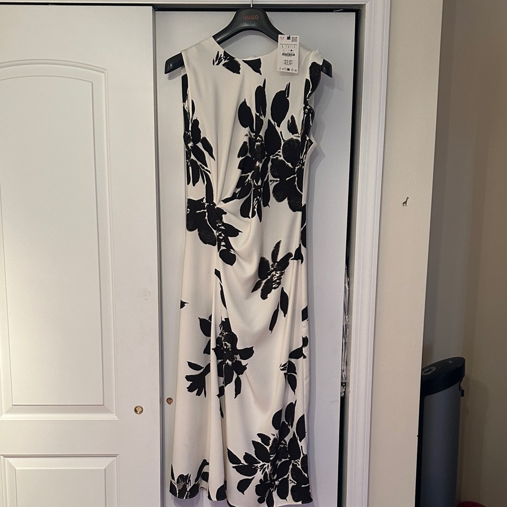 NWT-Zara Black and White Floral Midi Dress